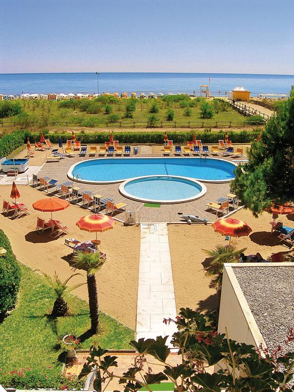 ليدو دي يسولو Hotel Bertha Fronte Mare المظهر الخارجي الصورة