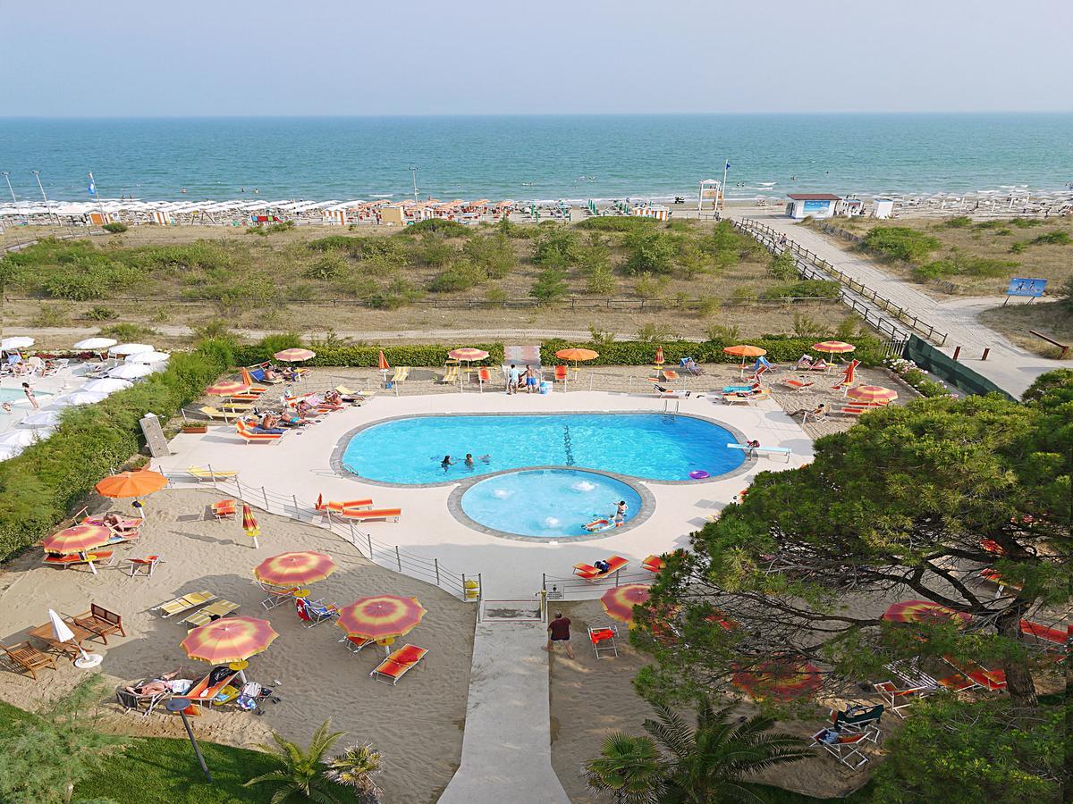 ليدو دي يسولو Hotel Bertha Fronte Mare المظهر الخارجي الصورة