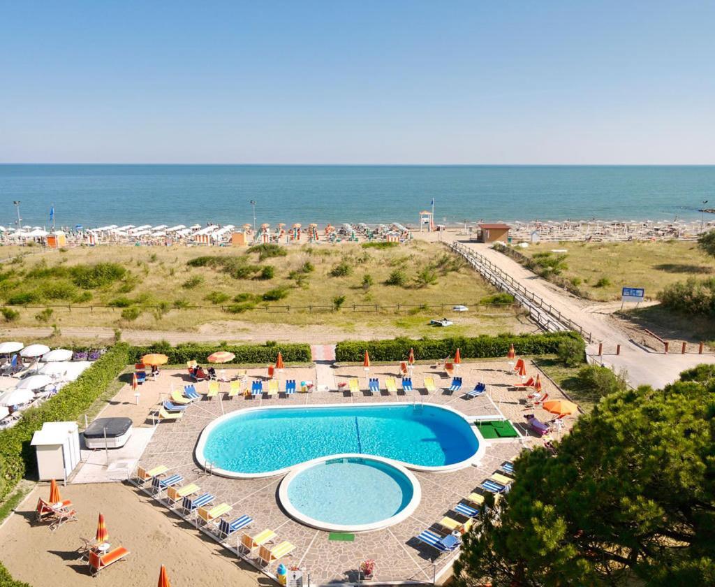 ليدو دي يسولو Hotel Bertha Fronte Mare المظهر الخارجي الصورة